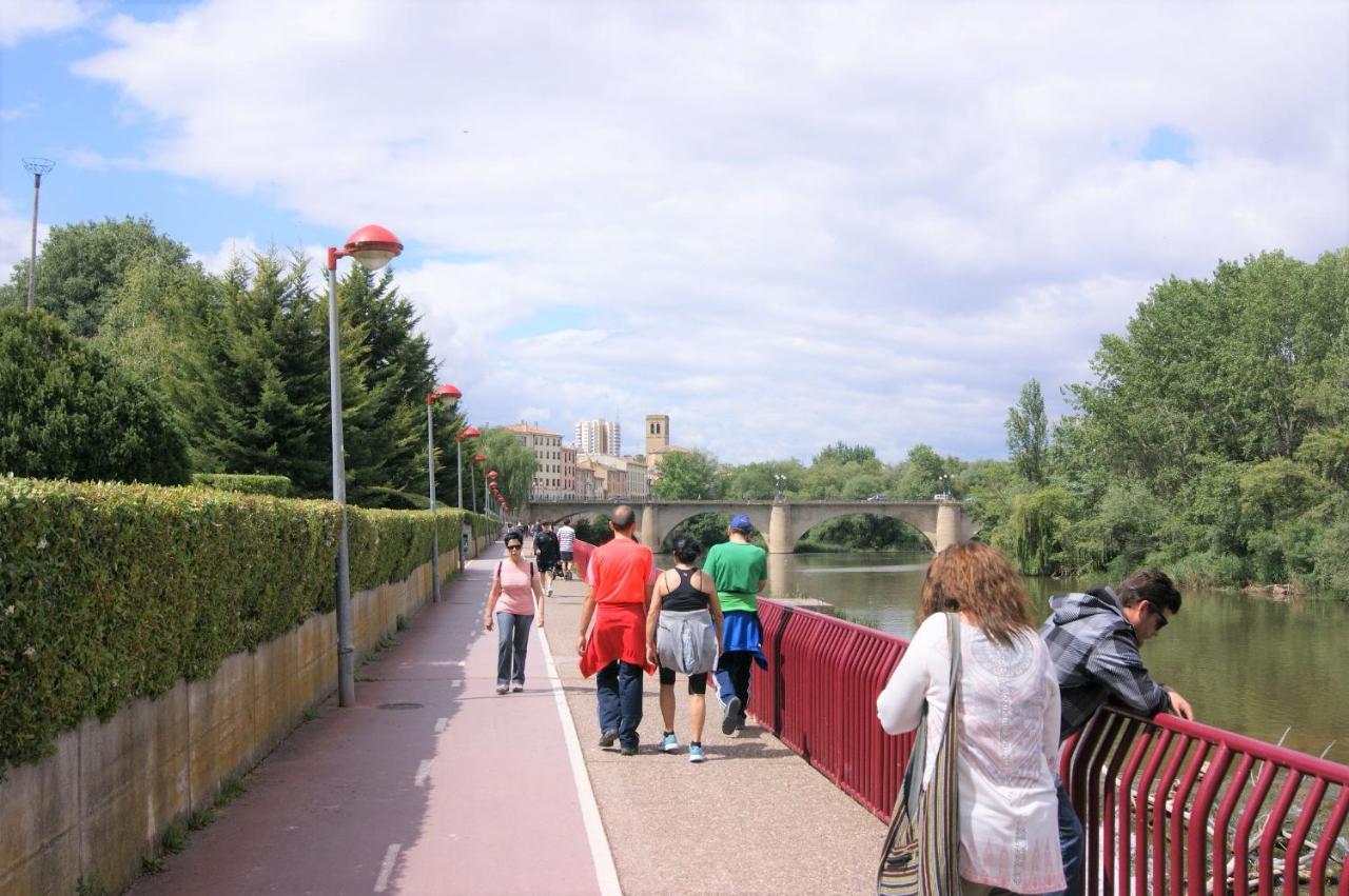 Logrocity Puerta Del Ebro Parking Privado Gratis Logroño Exteriér fotografie